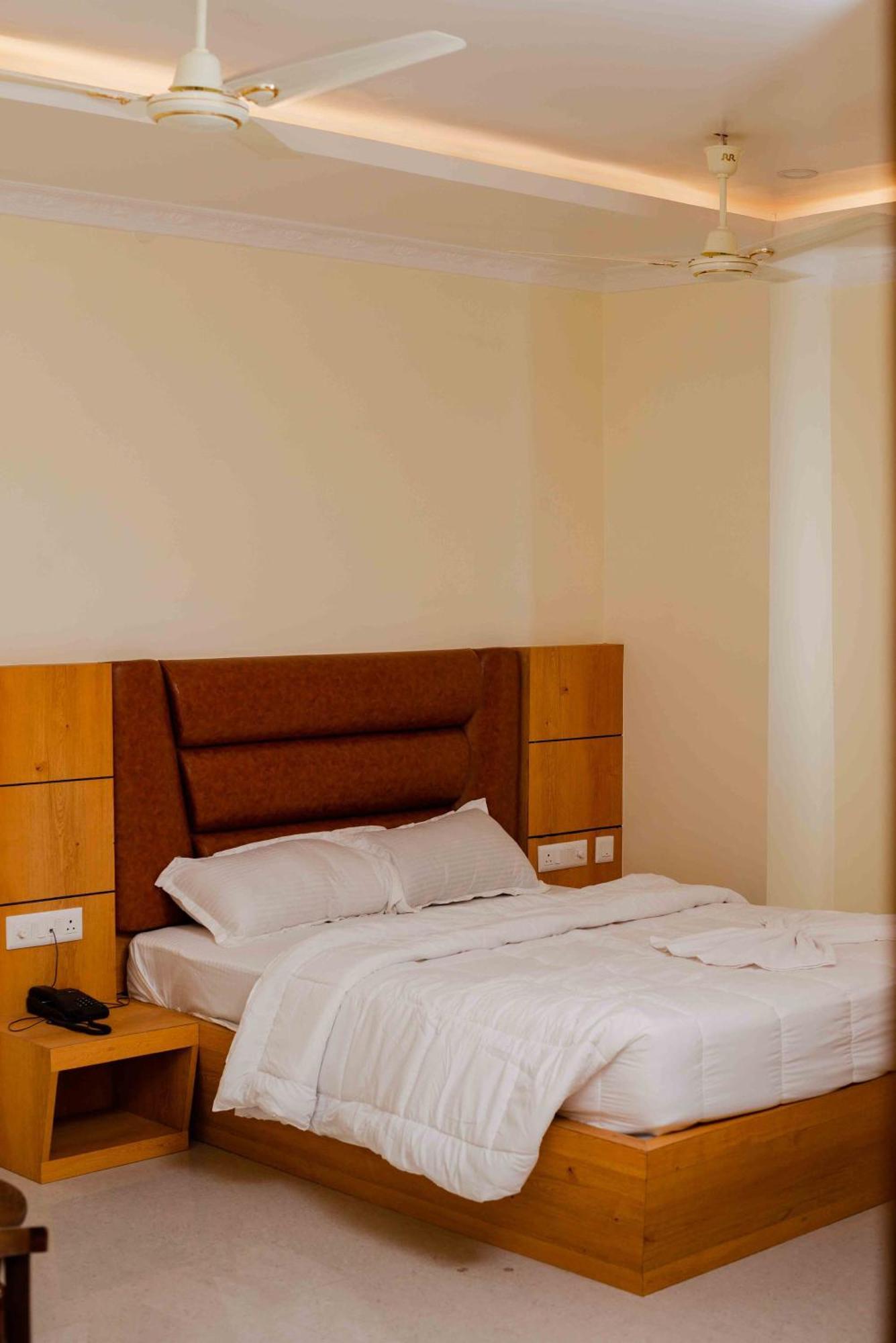 Hotel Grand Lotus Dimāpur Eksteriør billede